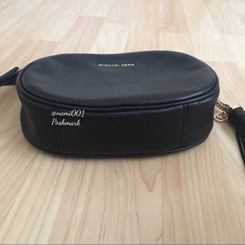 Michael Kors Black Leather Crossbody Handbag Purse - Picture 6 of 7